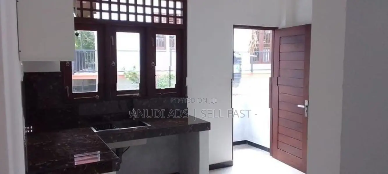 2BR (1AC) House (Upstair) For Rent in Pannipitiya