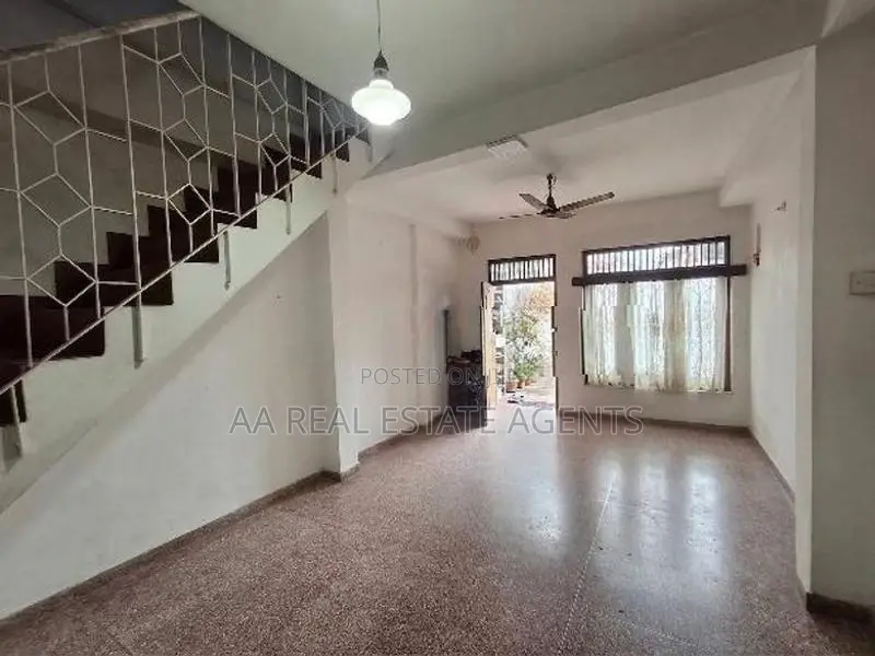 Two Storey Old House for Sale in Kolonnawa