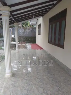 With All Amenities 3 Bed House For Sale - Nittambuwa / Pasyala