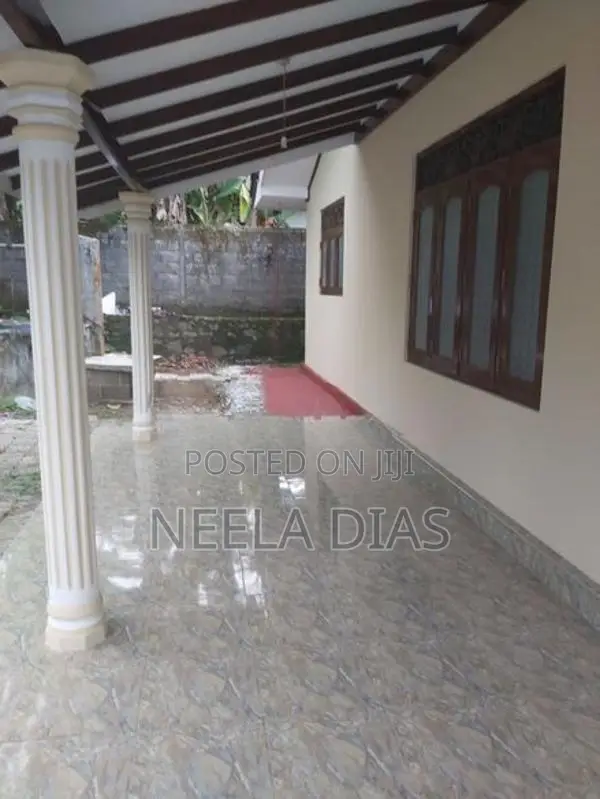 With All Amenities 3 Bed House For Sale - Nittambuwa / Pasyala
