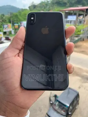 Apple iPhone XS (Used)