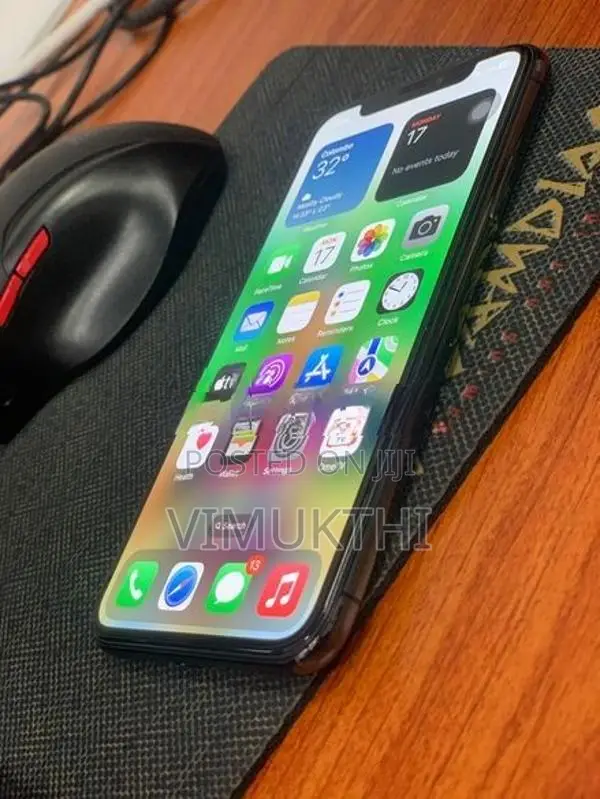 Apple iPhone XS (Used)