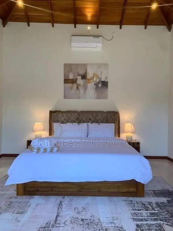 Brand New Luxury Villa for Sale in Talpe (EM141AW)