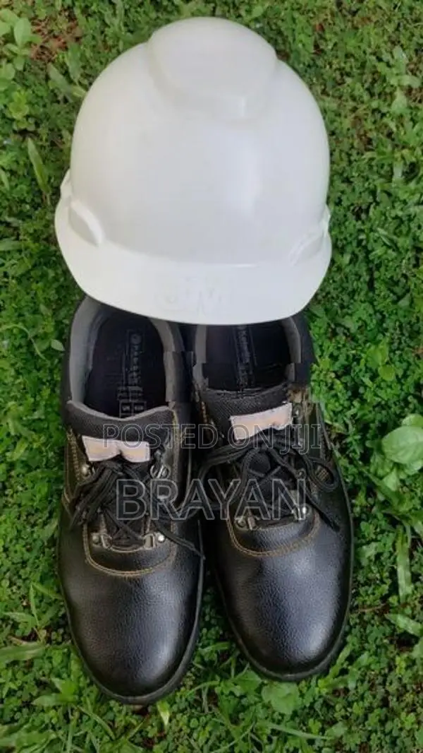 Safety Shoes with Helmet