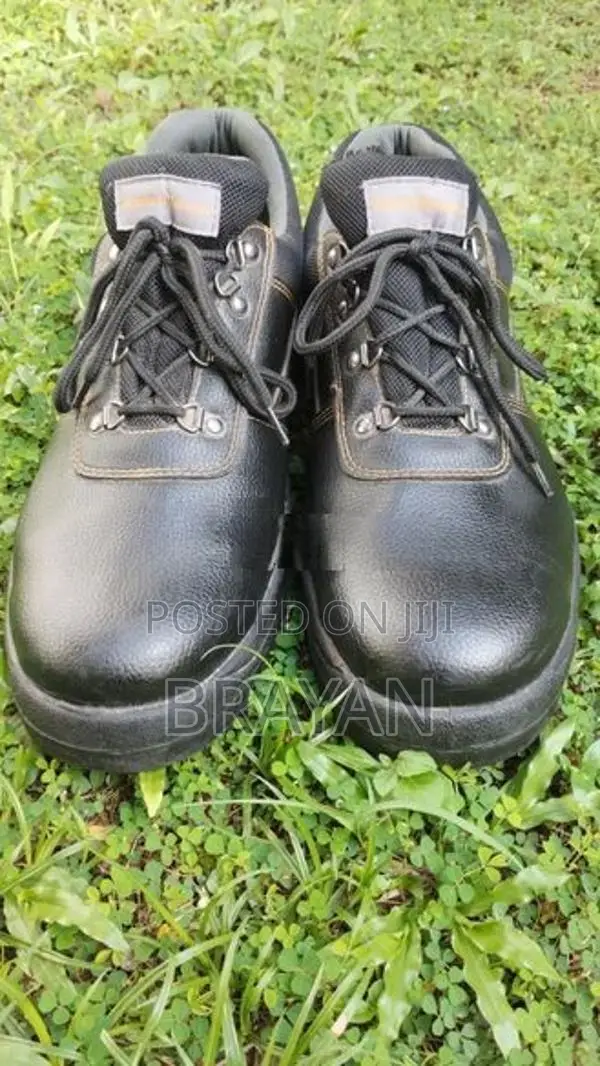 Safety Shoes with Helmet