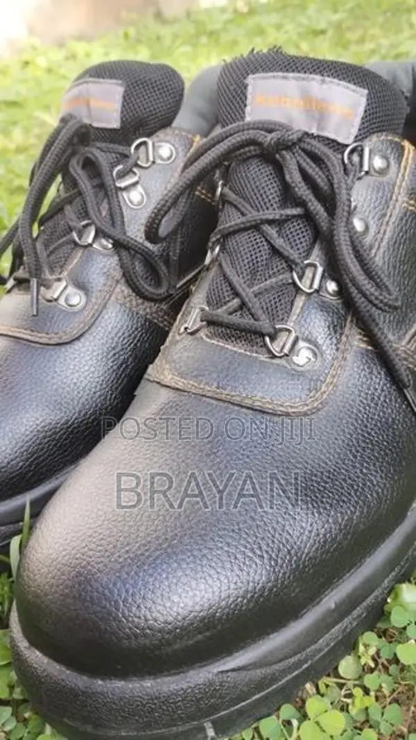Safety Shoes with Helmet