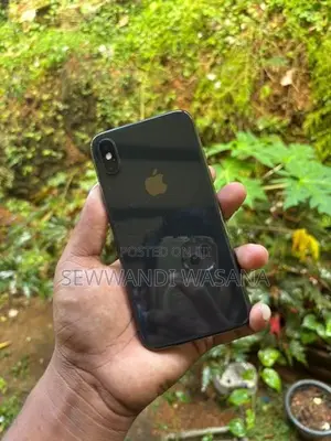 Apple iPhone X (Used)