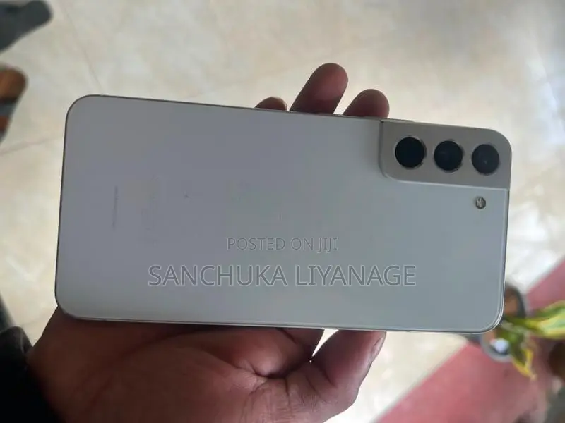 Samsung Galaxy S22+ (Used)