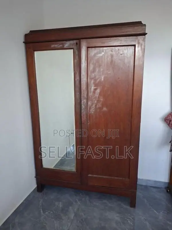 තේක්ක අල්මාරිය
