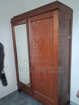 තේක්ක අල්මාරිය