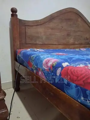 තේක්ක ඇදක් මෙට්ටය සමග King Size Bed
