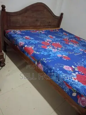 තේක්ක ඇදක් මෙට්ටය සමග King Size Bed