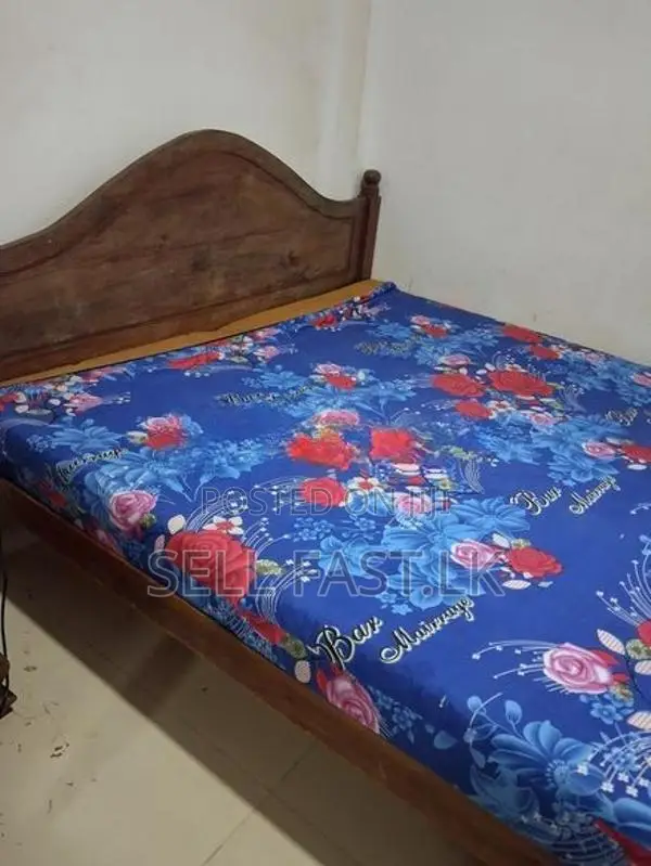තේක්ක ඇදක් මෙට්ටය සමග King Size Bed