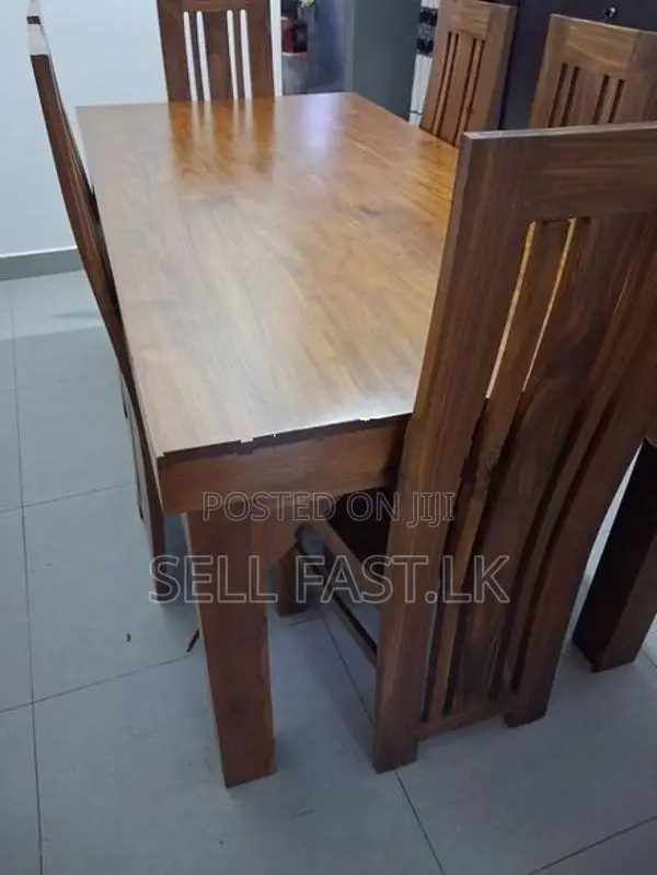 නැදුන් පුටු 6ක් සමග තේක්ක මෙිසය