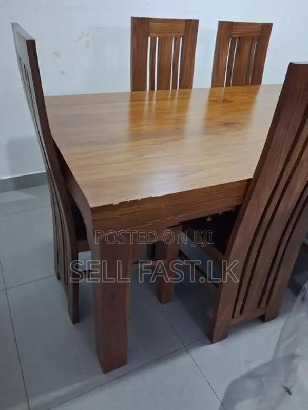 නැදුන් පුටු 6ක් සමග තේක්ක මෙිසය