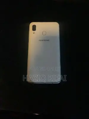 Samsung Galaxy A30 (Used)