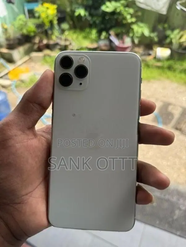 Apple iPhone 11 Pro Max (Used)