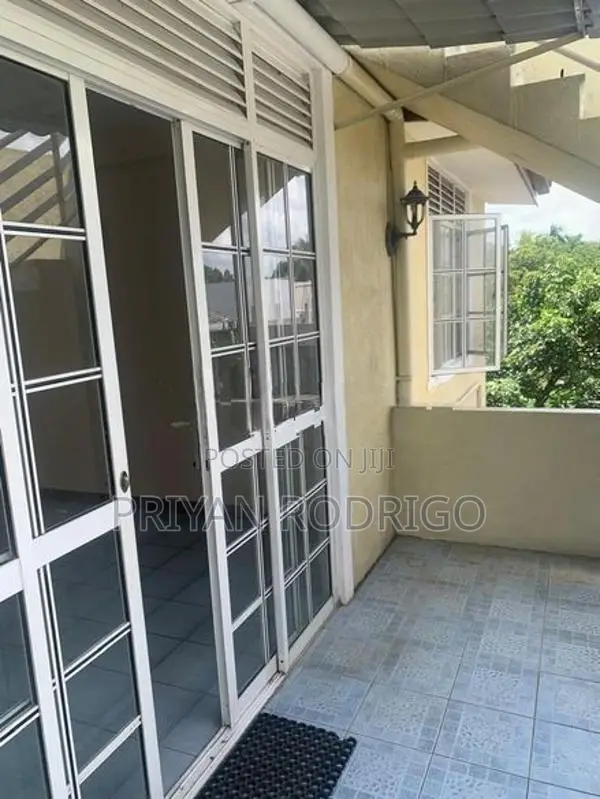 Nugegoda Mirihana 02 Upstair Houses on 16.5 Perches of Land for Sale