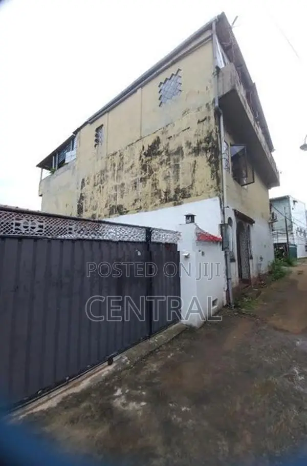 Apartment Building with House for sale in Wattala Junction (C7-6304)