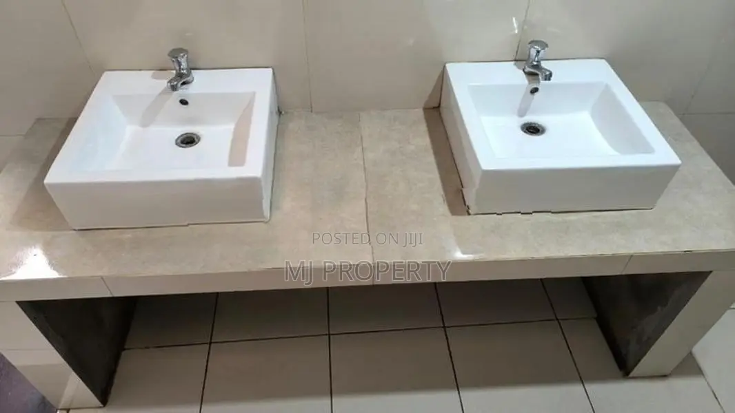 ( TC-1233) Valuable Commercial Building Rent in Kottawa