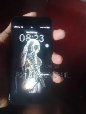 Apple iPhone SE (Used)
