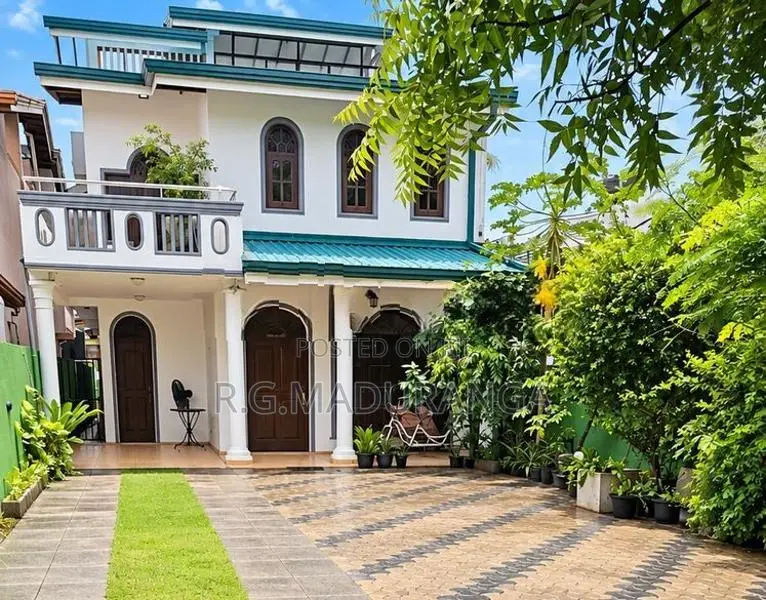 Fully Furnished 3-Storey House-Near Sri Jayewardenepura University
