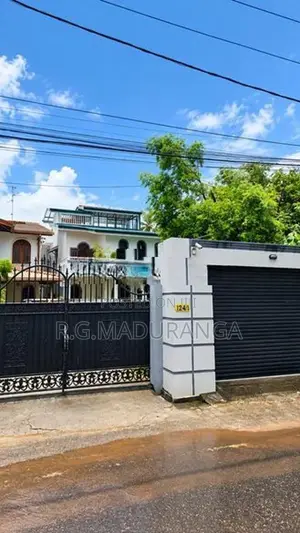 Fully Furnished 3-Storey House-Near Sri Jayewardenepura University
