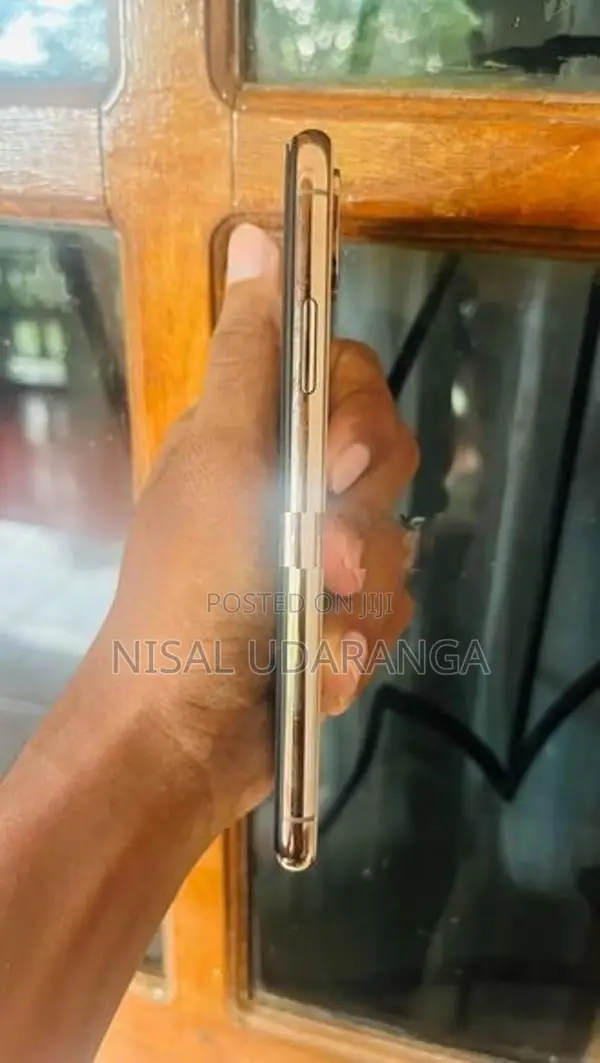 Apple iPhone XS (Used)