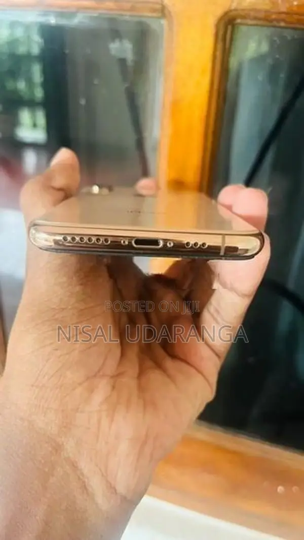Apple iPhone XS (Used)