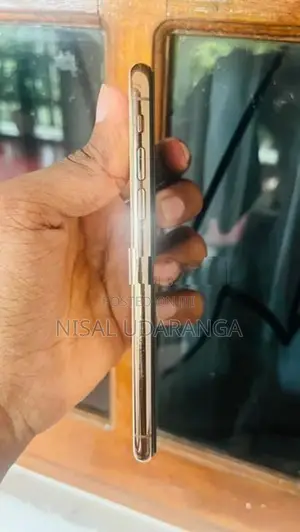Apple iPhone XS (Used)