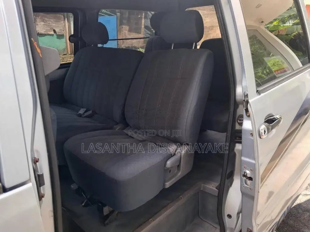 Toyota Noah 2003 Van (Used)