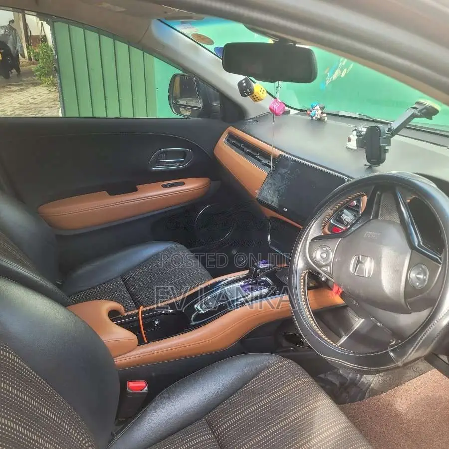 Honda Vezel 2014 SUV (Used)
