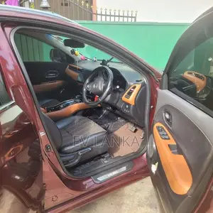 Honda Vezel 2014 SUV (Used)
