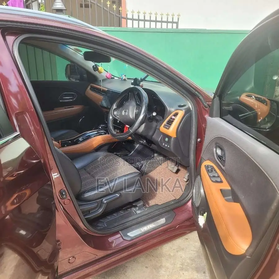Honda Vezel 2014 SUV (Used)
