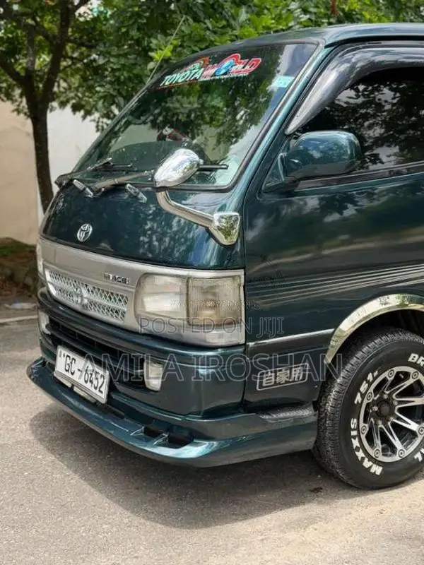Toyota Dolphin 1995 Van (Used)
