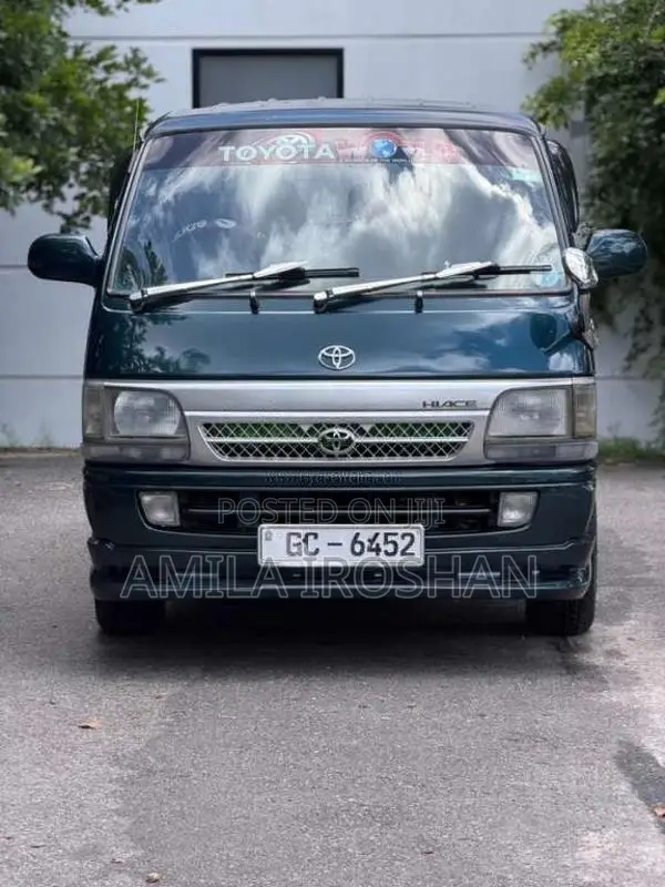 Toyota Dolphin 1995 Van (Used)