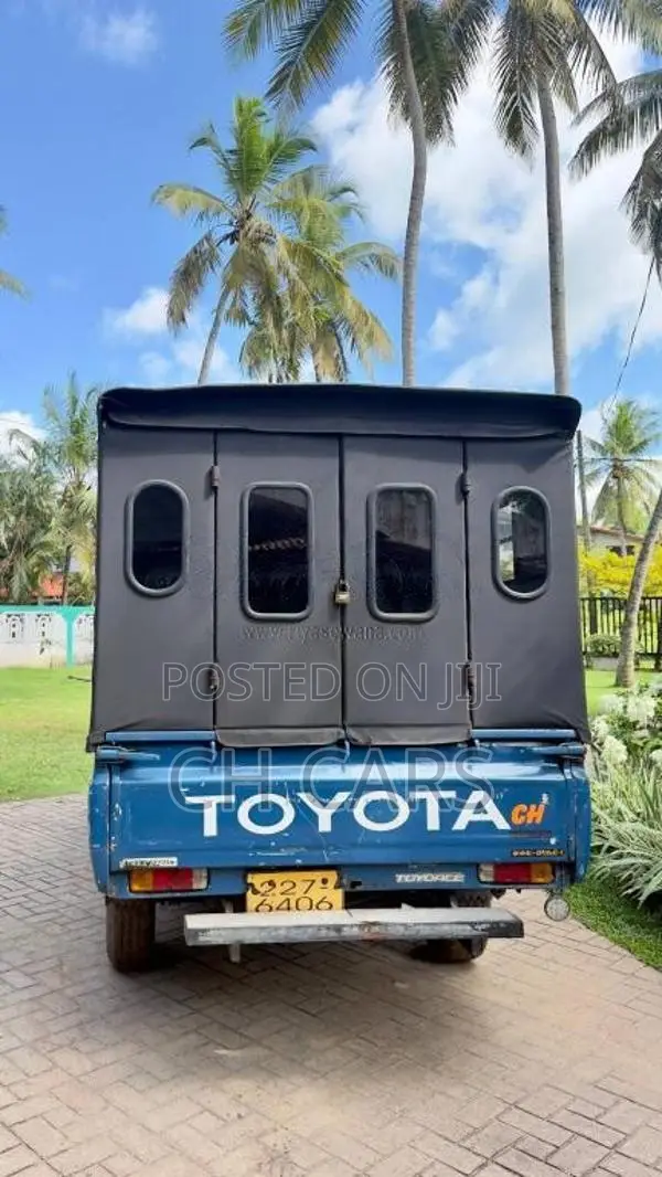 Toyota Dyna 1994 Crew Cab (Used)