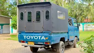 Toyota Dyna 1994 Crew Cab (Used)