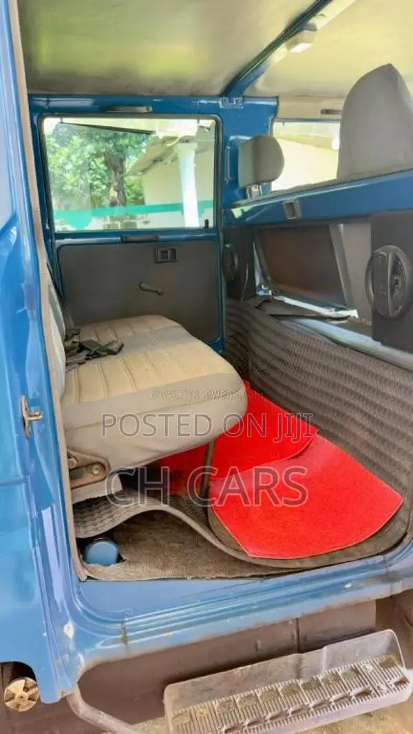 Toyota Dyna 1994 Crew Cab (Used)