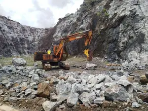 Hitachi Excevetar 1980 Heavy-Duty (Used)