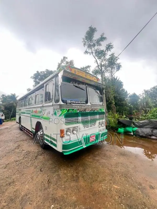 Ashok-Leyland Leyland 2004 Bus (Used)