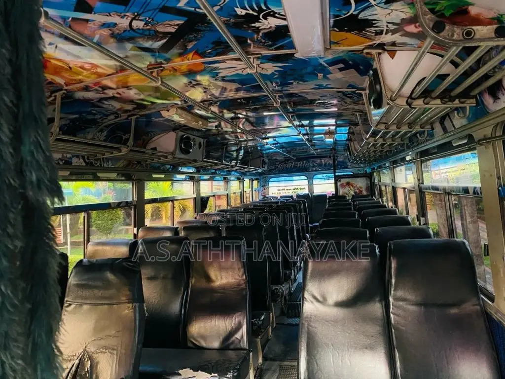 Ashok-Leyland Viking 2006 Bus (Used)
