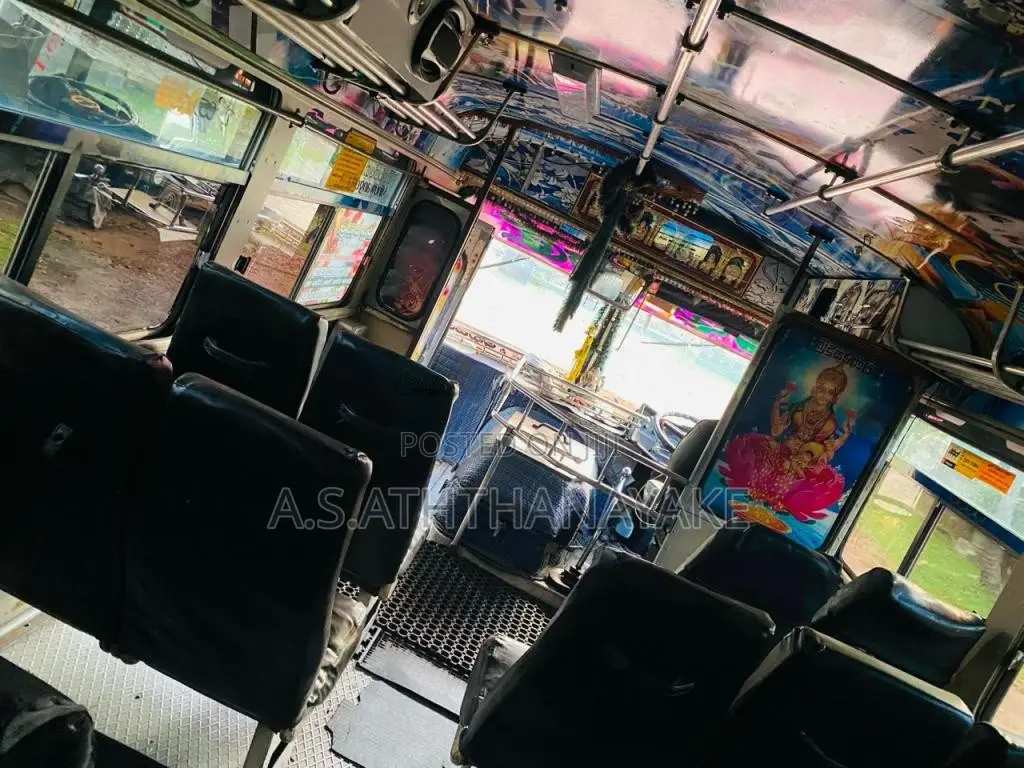 Ashok-Leyland Viking 2006 Bus (Used)
