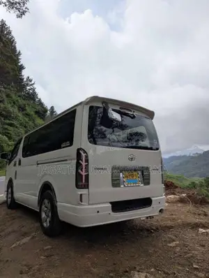 Toyota KDH 2007 Van (Used)