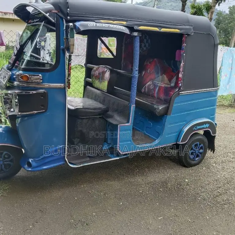 Bajaj 4 Stroke 2014 Three Wheel (Used)