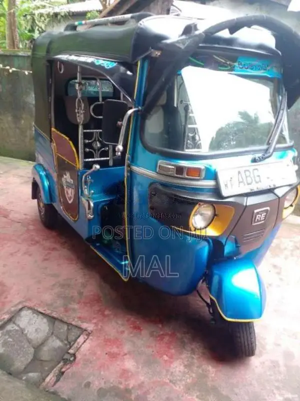 Bajaj 4 Stroke 2015 Three Wheel (Used)