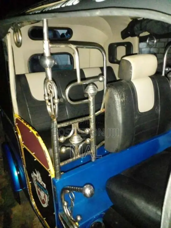 Bajaj 4 Stroke 2015 Three Wheel (Used)
