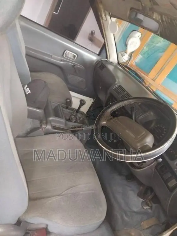 Toyota Toyota 1998 Van (Used)