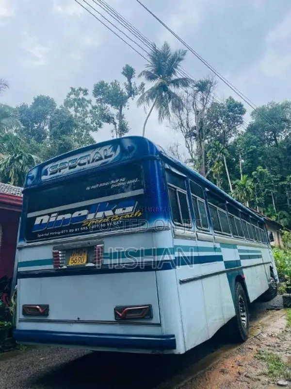 Ashok-Leyland Viking 2003 Bus (Used)