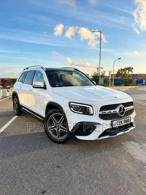 Mercedes-Benz GLB200 AMG LINE 2020 SUV (Used)